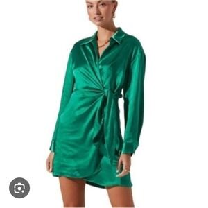 NWOT Astr The Label Green Satin Wrap Shirt Dress Christmas Size Medium